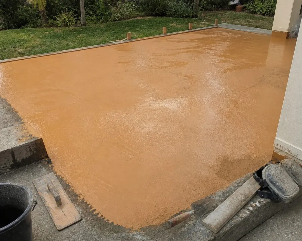 Béton coloré: usages, dosage, prix et conseils de mise en oeuvre